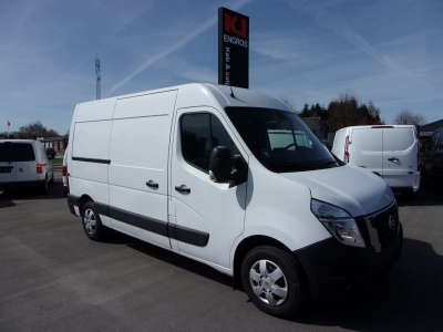 Nissan NV400